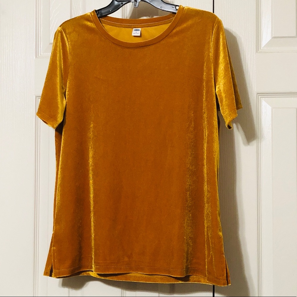 OLD NAVY YELLOW VELVET LIKE TOP SIZE MEDIUM